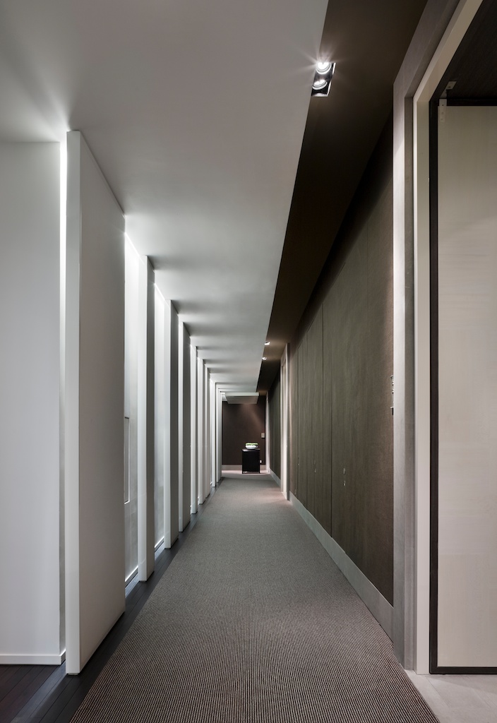 0863_31 Park Hyatt Shanghai – Guestroom Corridor 11 Zen Suite