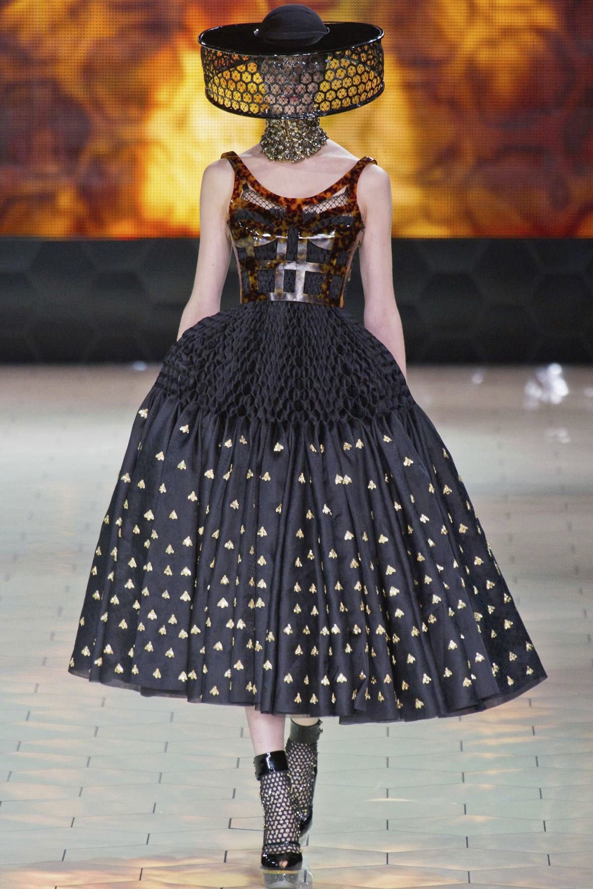 a_4-34.5x Alexander McQueen Bees Season