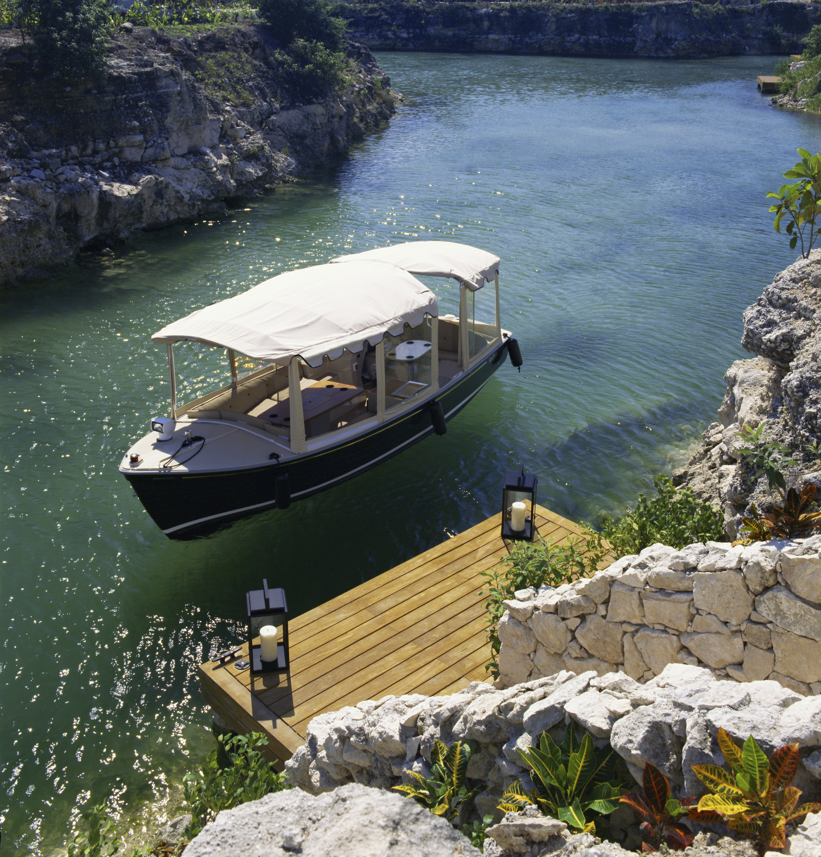 Luxury Boat on Lagoon Eco-Breakfast at Rosewood