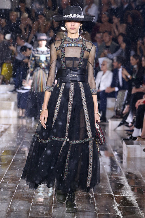 silhouette_21 Dior Cruise 2019 Mexican Amazons influence