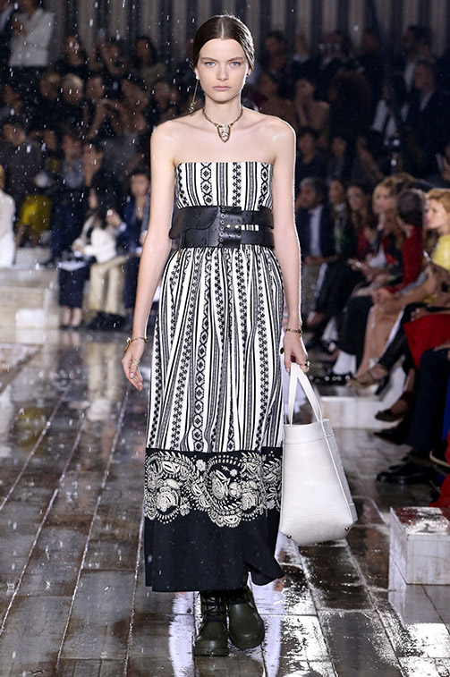 silhouette_61 Dior Cruise 2019 Mexican Amazons influence