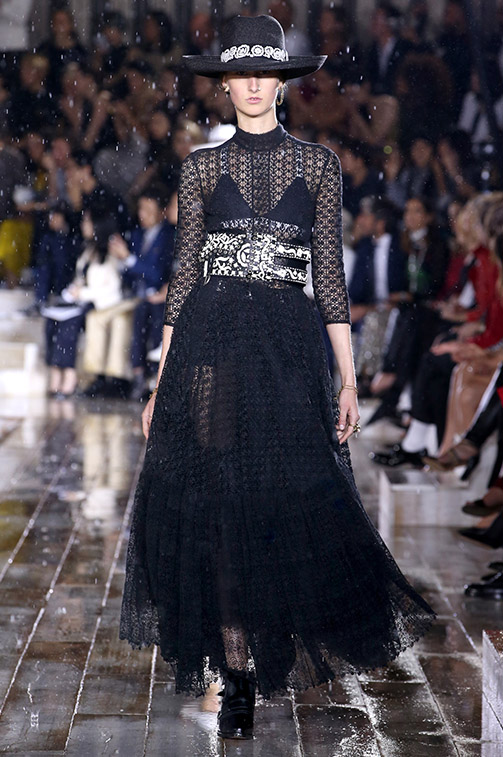 silhouette_68 Dior Cruise 2019 Mexican Amazons influence