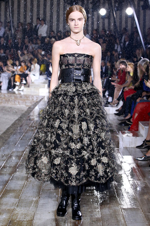 silhouette_80 Dior Cruise 2019 Mexican Amazons influence